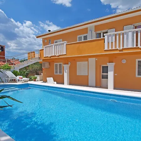 Apartament Mornar-3 By Interhome