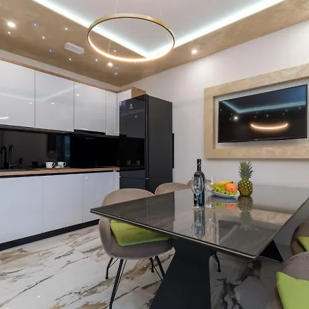 Mornar-3 By Interhome * Τρογκίρ