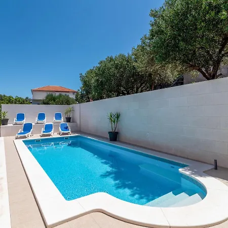 Mornar-3 By Interhome Apartman Trogir